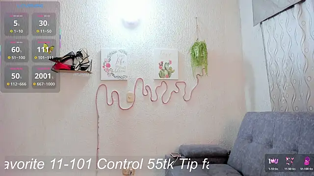 samanthaeliott22 online show from November 25, 2025, 5:07 am