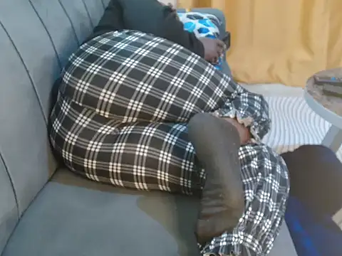 leslysexygirl online show from October 17, 2025, 4:48 am