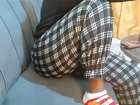 leslysexygirl online show from November 30, 2025, 5:00 am