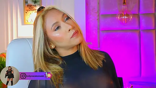 Snapshot of AlessiaLondon chatting on June 15, 2026, 10:17 am AlessiaLondon online show from June 15, 2026, 10:17 am