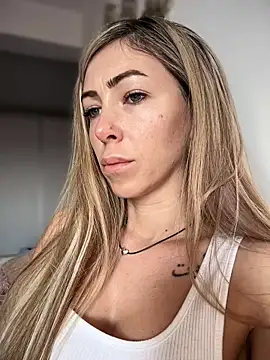 RaquelleDevon online show from March 9, 2026, 7:12 am