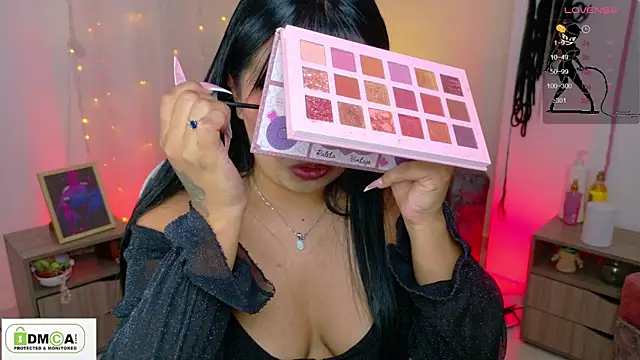 Miss scarllet  online show from May 19, 2026, 1:06 pm