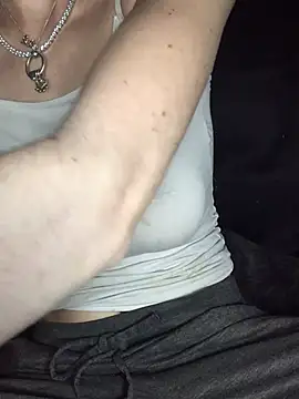 Snapshot of indie-rayne chatting on January 7, 2025, 8:42 pm indie-rayne online show from January 7, 2025, 8:42 pm