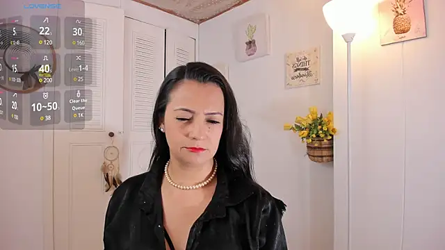 Snapshot of anaruiz_ chatting on February 18, 2025, 10:25 pm anaruiz online show from February 18, 2025, 10:25 pm