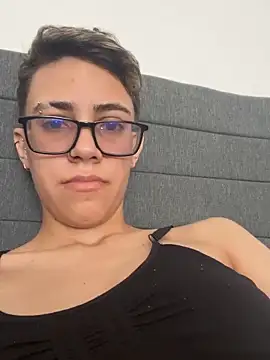 Cutie Shy  online show from February 20, 2026, 4:51 pm