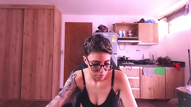 Cutie Shy  online show from March 12, 2026, 5:52 pm