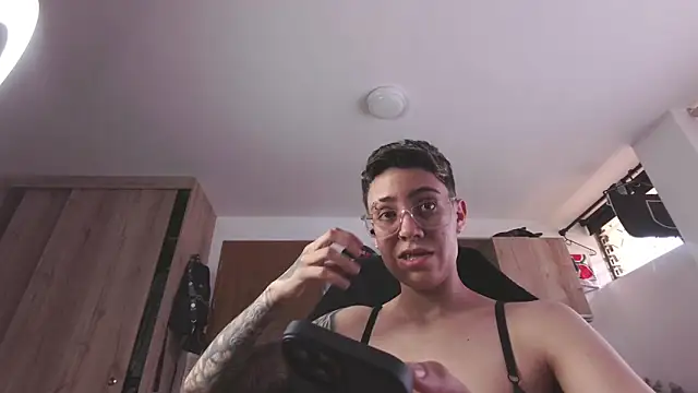 Cutie Shy  online show from March 20, 2026, 6:13 pm