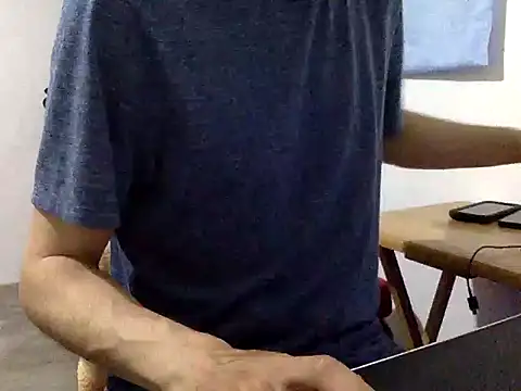 Snapshot of Casero69oficial chatting on September 16, 2025, 3:29 am Casero69oficial online show from September 16, 2025, 3:29 am