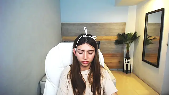 Snapshot of liseth_fox chatting on December 9, 2024, 11:13 pm liseth fox online show from December 9, 2024, 11:13 pm