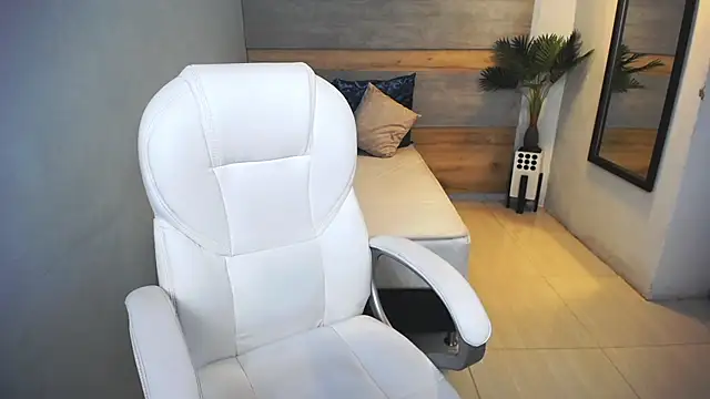 Snapshot of liseth_fox chatting on December 10, 2024, 8:05 pm liseth fox online show from December 10, 2024, 8:05 pm