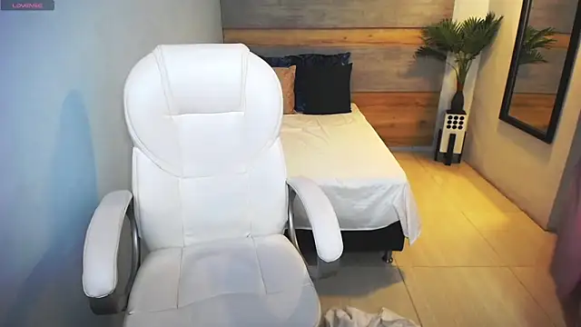 Snapshot of liseth_fox chatting on February 23, 2025, 1:35 am liseth fox online show from February 23, 2025, 1:35 am