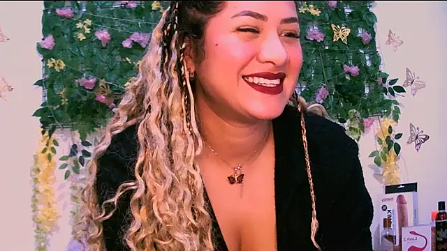 Crysrus online show from September 28, 2025, 7:52 pm