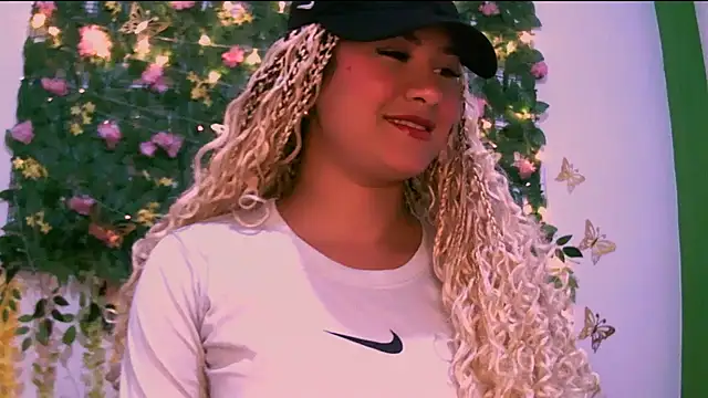 Crysrus online show from November 13, 2025, 12:09 am