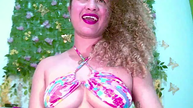 Crysrus online show from April 18, 2026, 12:03 am