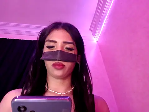 ---sophia--- online show from October 1, 2025, 7:20 pm