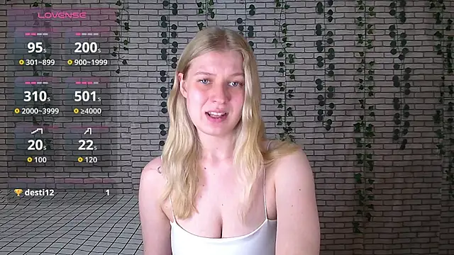 EmiliaDuchess online show from September 9, 2025, 11:21 am