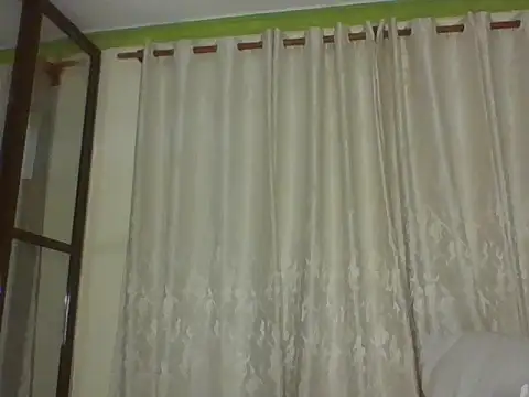 Apple bitch online show from October 1, 2025, 3:45 am