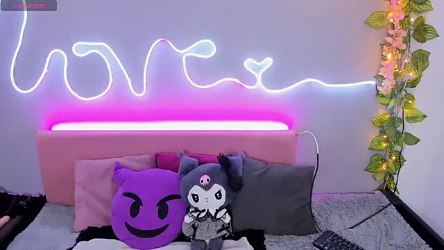 YouliteSllut2 online show from December 11, 2024, 8:28 pm