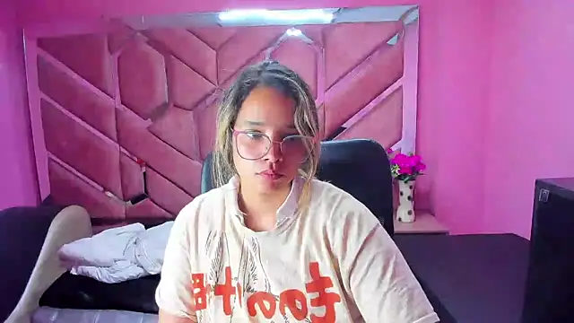 Olivia Fox69 online show from January 28, 2025, 7:00 am