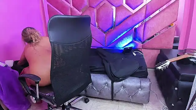 Olivia Fox69 online show from February 18, 2025, 8:38 am