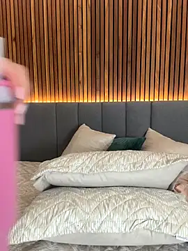 Snapshot of EmiilyAdams_ chatting on November 7, 2025, 9:48 pm EmiilyAdams online show from November 7, 2025, 9:48 pm