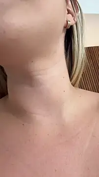 EmiilyAdams  online show from February 28, 2026, 9:16 pm