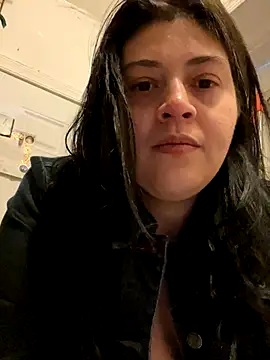 kriztal pretty online show from November 29, 2025, 6:27 am