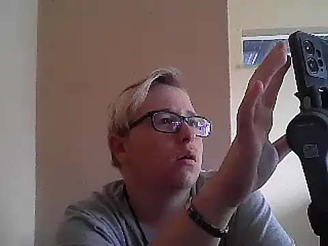 bisexualboy05 online show from January 12, 2025, 2:19 pm