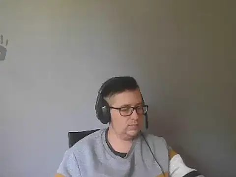 bisexualboy05 online show from March 11, 2026, 11:16 am