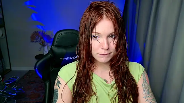 Snapshot of Elsie_Ginger chatting on July 6, 2026, 10:23 pm Elsie Ginger online show from July 6, 2026, 10:23 pm
