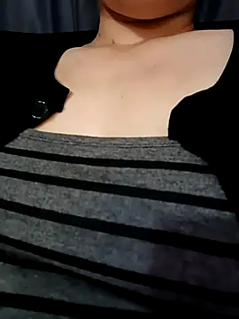 Snapshot of Sexy_ass1313 chatting on November 6, 2025, 2:12 am Sexy ass1313 online show from November 6, 2025, 2:12 am