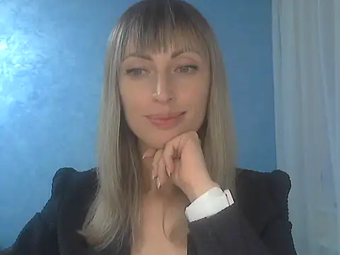 EffectMaya online show from September 19, 2025, 5:46 pm