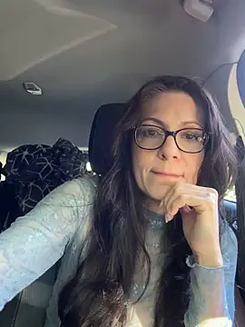 BeautifulMesss online show from October 22, 2025, 4:07 pm