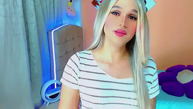 TaylorMon online show from November 12, 2025, 1:17 am