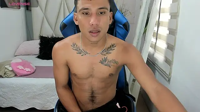 Snapshot of Backsex_boy chatting on December 24, 2024, 7:44 pm Backsex boy online show from December 24, 2024, 7:44 pm