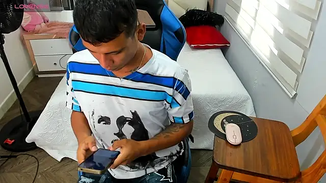 Snapshot of Backsex_boy chatting on October 6, 2025, 1:08 pm Backsex boy online show from October 6, 2025, 1:08 pm