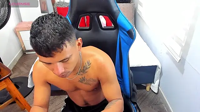 Snapshot of Backsex_boy chatting on October 10, 2025, 3:11 pm Backsex boy online show from October 10, 2025, 3:11 pm