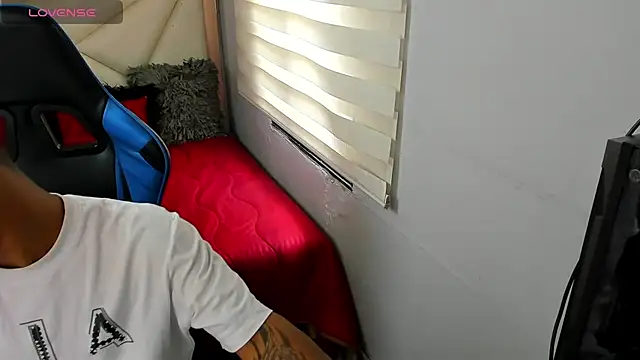 Snapshot of Backsex_boy chatting on October 31, 2025, 3:35 pm Backsex boy online show from October 31, 2025, 3:35 pm