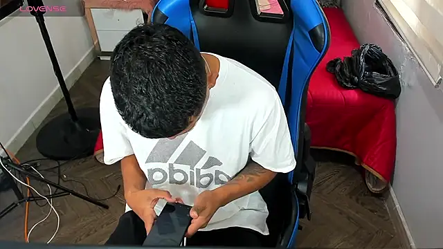 Snapshot of Backsex_boy chatting on November 1, 2025, 3:36 pm Backsex boy online show from November 1, 2025, 3:36 pm