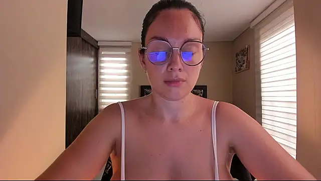 anabel 025 online show from May 17, 2026, 8:27 pm
