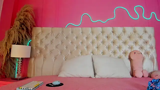 Julieta Cortes   online show from March 31, 2026, 11:54 am