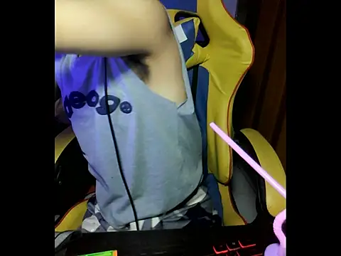 cloudyth1994 online show from November 20, 2025, 7:24 pm