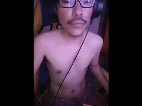 cloudyth1994 online show from March 6, 2026, 8:22 am