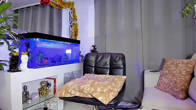 Johnnygrayson1 online show from December 5, 2024, 3:26 am