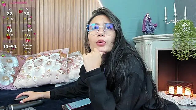 Snapshot of NayeCloud chatting on November 7, 2025, 3:39 am NayeCloud online show from November 7, 2025, 3:39 am