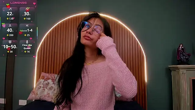 Snapshot of NayeCloud chatting on November 14, 2025, 4:00 am NayeCloud online show from November 14, 2025, 4:00 am