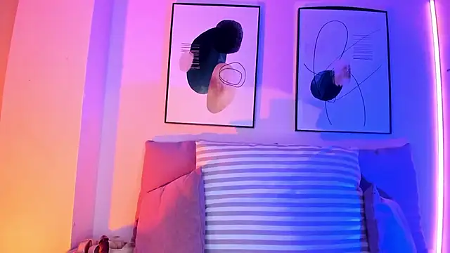 rose xd online show from February 14, 2025, 9:32 pm