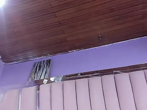 Snapshot of Sasha_Petitte chatting on December 17, 2025, 3:45 am Sasha Petitte online show from December 17, 2025, 3:45 am