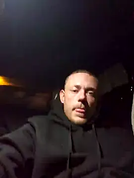 Snapshot of dadyyD95 chatting on February 4, 2025, 4:48 am dadyyD95 online show from February 4, 2025, 4:48 am