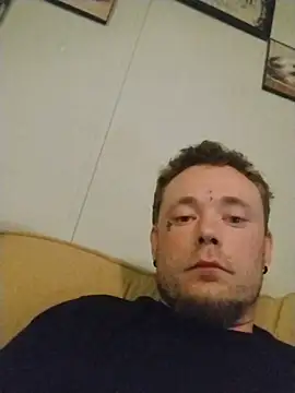 Snapshot of dadyyD95 chatting on March 25, 2026, 8:31 am dadyyD95 online show from March 25, 2026, 8:31 am